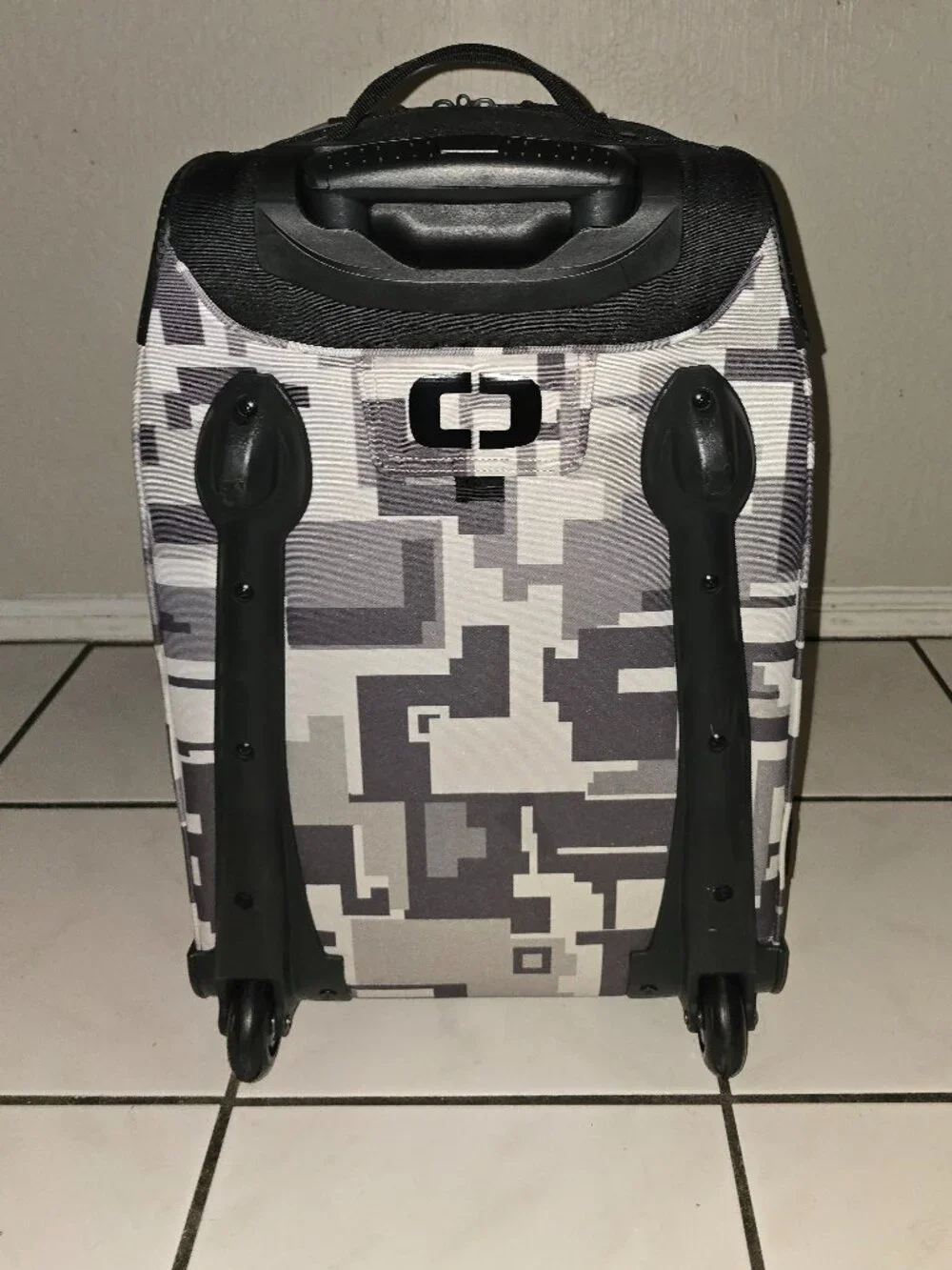 Ogio Layover Travel Cyber Camo 22